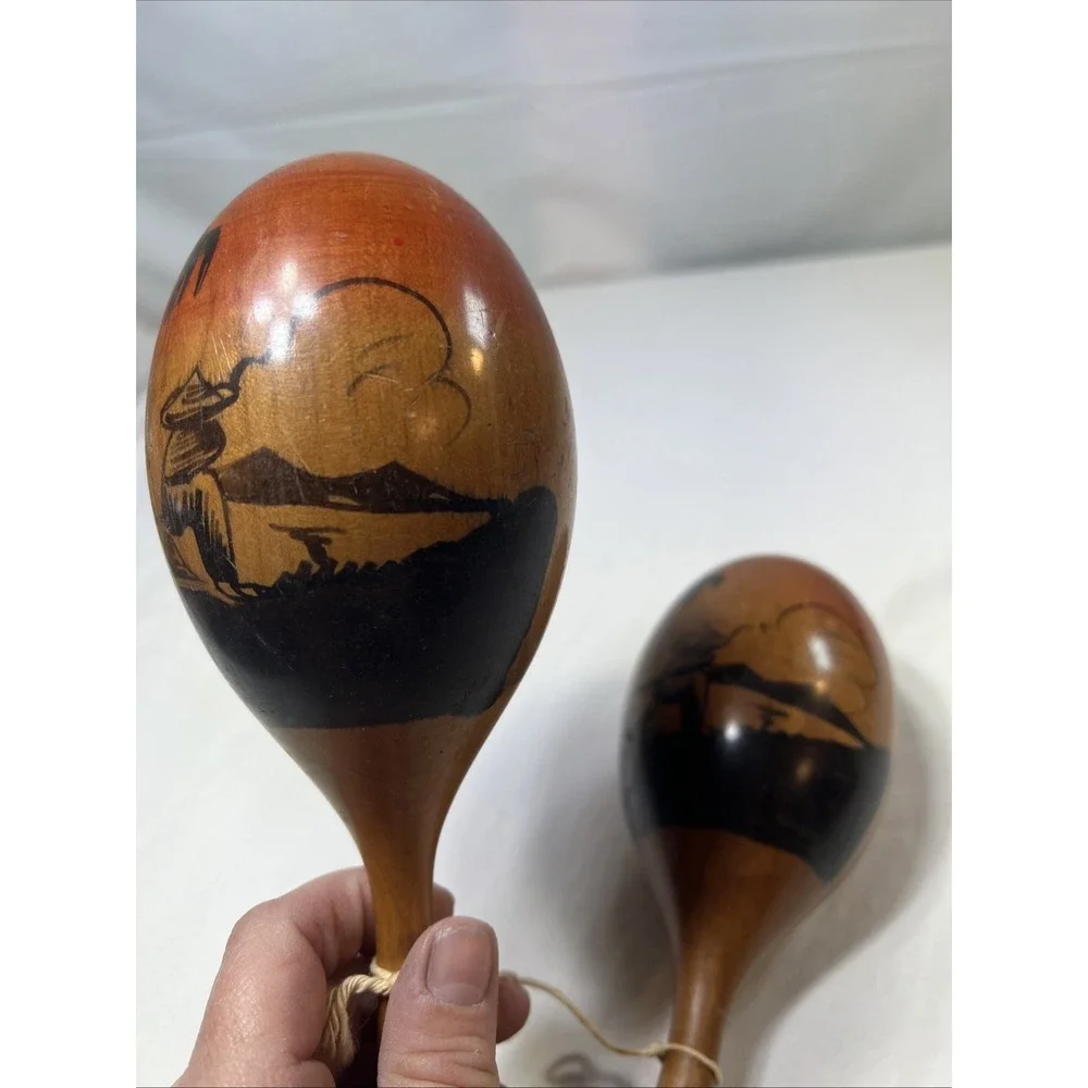 Wooden Maracas VINTAGE- MARACAS MUSIC PALM TREE'S/SHAKERS/COLLECTIBLE